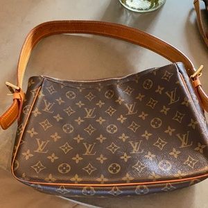 Louis Vuitton bag great condition